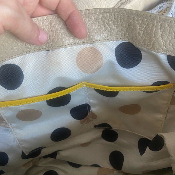 Kate Spade Grove Court Michelle pebbled leather tan yellow expanding tote bag - Picture 11 of 16